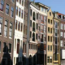 Netherlands- Gevel grachtenpand aan- et ater.